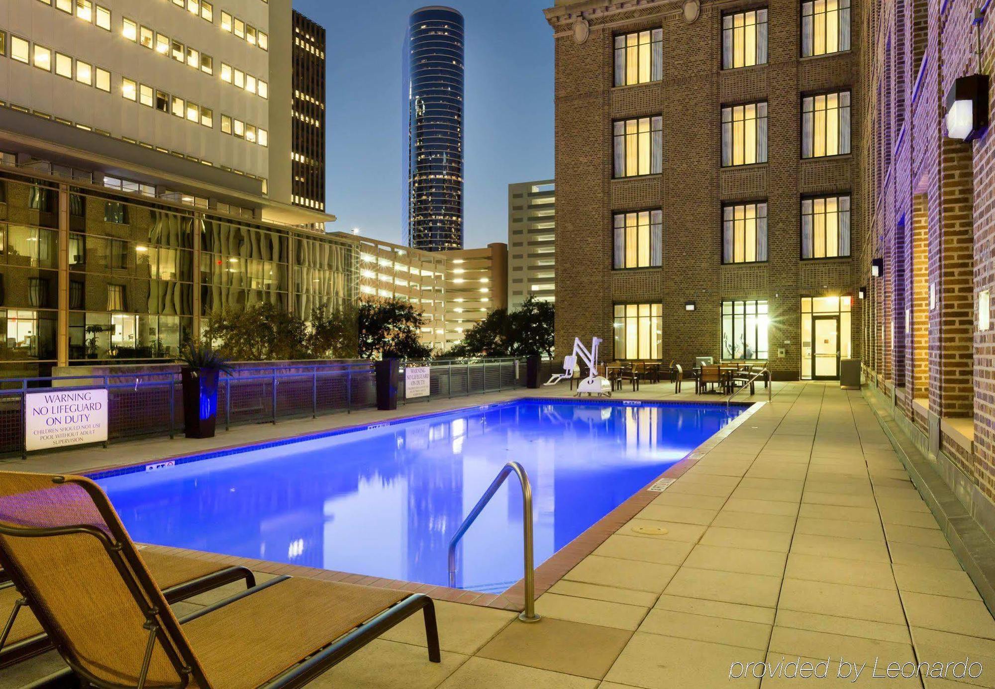 Hôtel Courtyard Houston Downtown Convention Center Extérieur photo